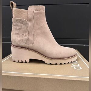 Dolce Vita waterproof booties size 7. Worn once